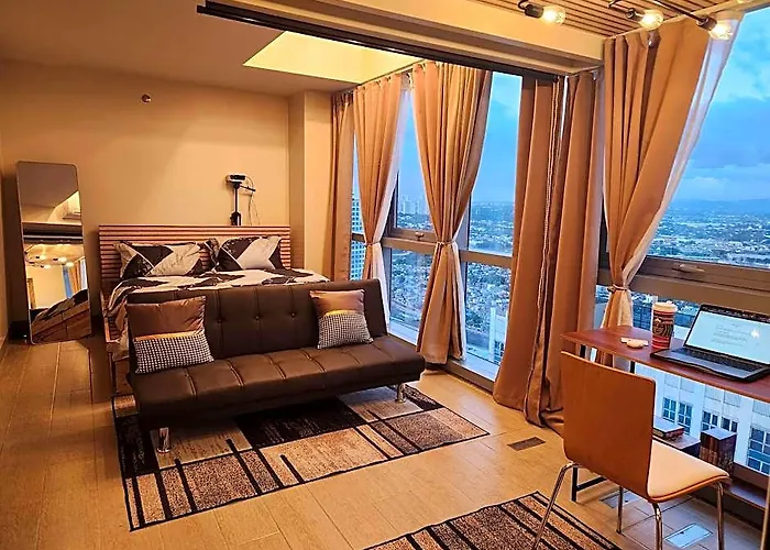 King Bed, Sauna, Gym & Captivating Views 3* 마닐라