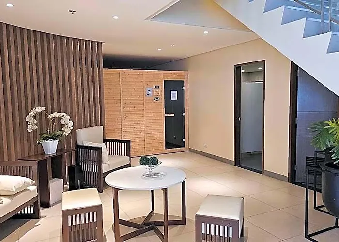 호텔 King Bed, Sauna, Gym & Captivating Views