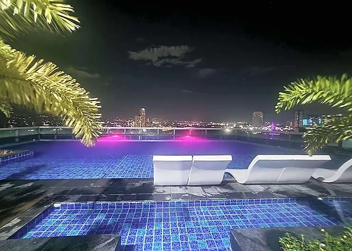 King Bed, Sauna, Gym & Captivating Views 마닐라