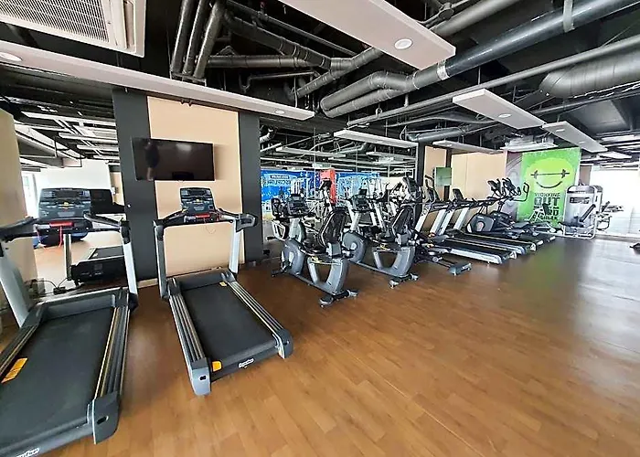 호텔 King Bed, Sauna, Gym & Captivating Views 3*