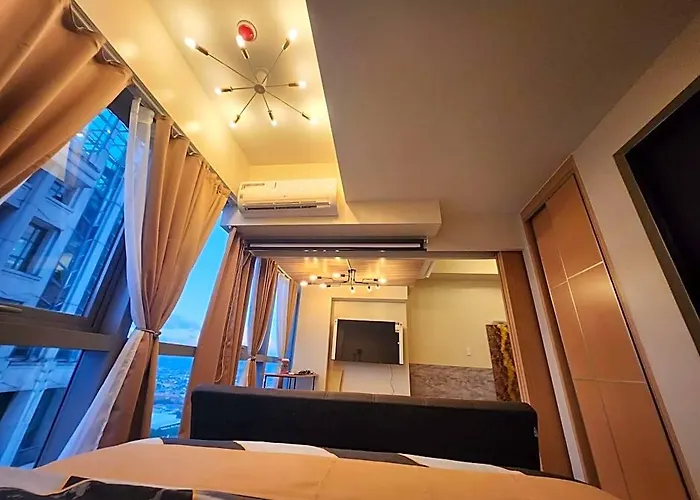 호텔 King Bed, Sauna, Gym & Captivating Views 3*